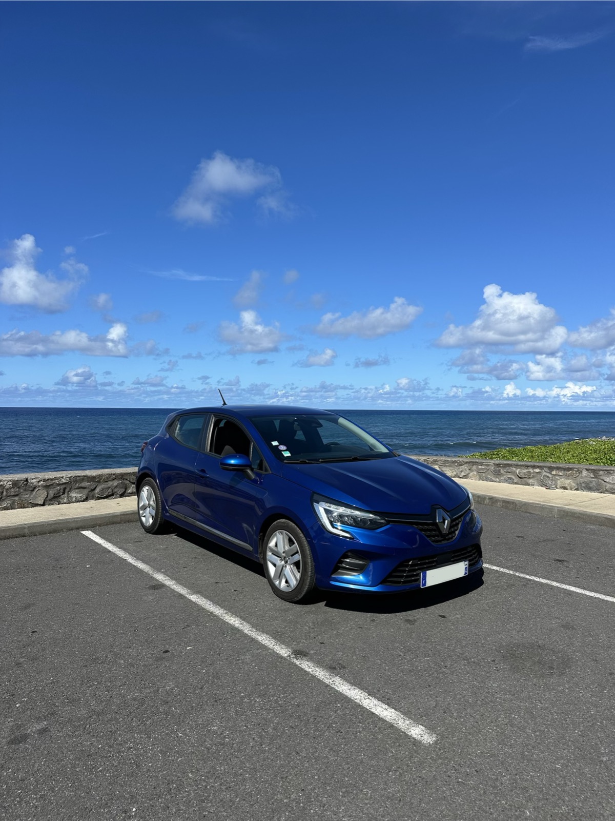 Clio 5 vue trois-quarts avant, autre angle