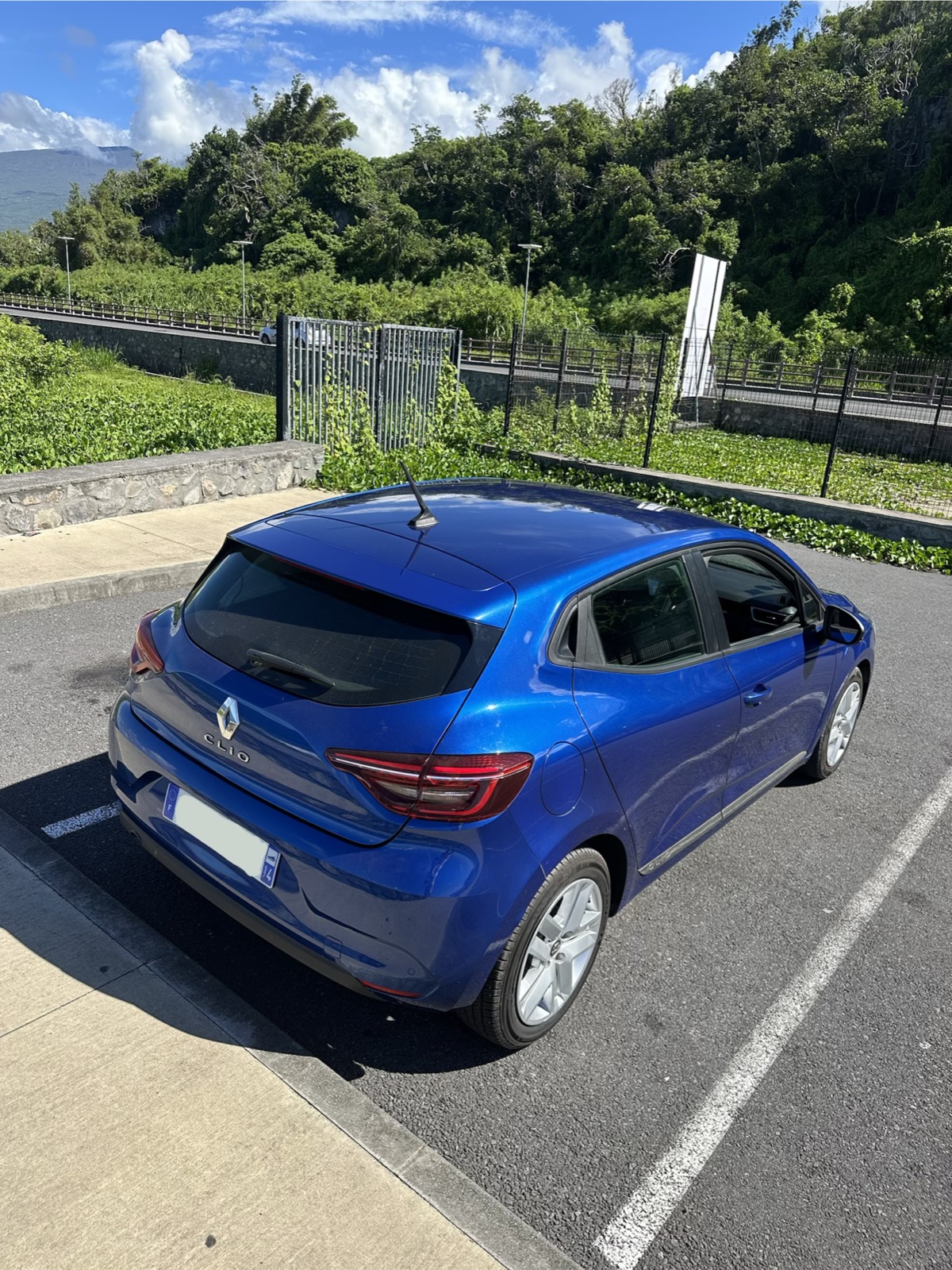 Clio 5 vue arrière dans les hauts
