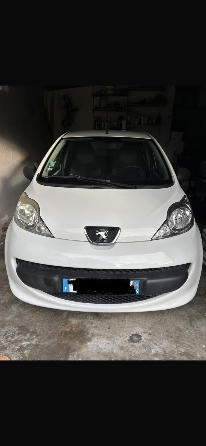 Peugeot 107 vue de face